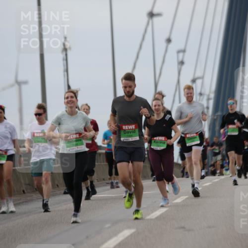 03.10.2025 - Köhlbrandbrückenlauf Jannik Wohlers http://msf.ph/oto/9145724 03.10.2025 15:47:30 Position 1 7613, 7566, 7161 meine-sportfotos.de