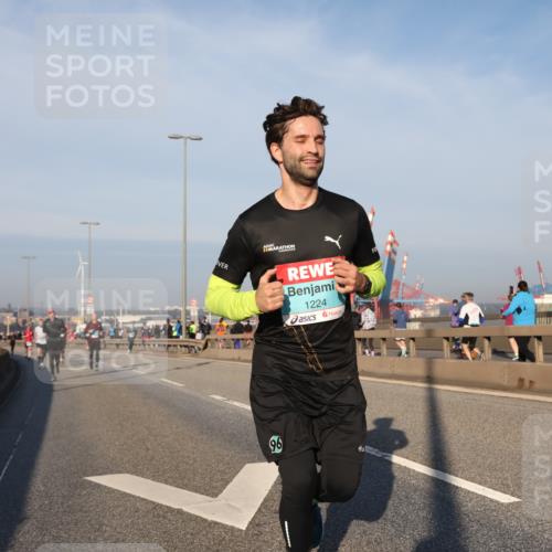 03.10.2025 - Köhlbrandbrückenlauf Yannick Fuchs http://msf.ph/oto/9145795 03.10.2025 08:35:12 Position 2 96, 1224 meine-sportfotos.de