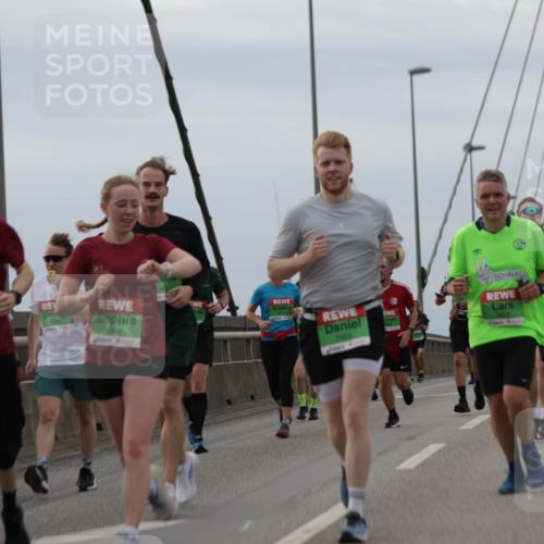 03.10.2025 - Köhlbrandbrückenlauf Jannik Wohlers http://msf.ph/oto/9145807 03.10.2025 15:47:37 Position 1 9067, 8005, 9066, 541, 7469, 7615 meine-sportfotos.de