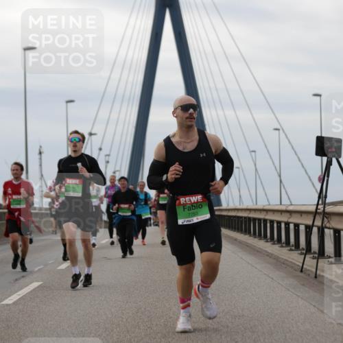 03.10.2025 - Köhlbrandbrückenlauf Jannik Wohlers http://msf.ph/oto/9145843 03.10.2025 15:47:40 Position 1 7615, 7753 meine-sportfotos.de