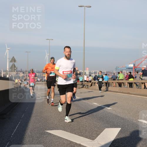 03.10.2025 - Köhlbrandbrückenlauf Yannick Fuchs http://msf.ph/oto/9145846 03.10.2025 08:35:20 Position 2  meine-sportfotos.de
