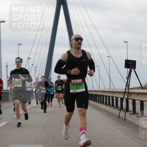 03.10.2025 - Köhlbrandbrückenlauf Jannik Wohlers http://msf.ph/oto/9145847 03.10.2025 15:47:40 Position 1 7753 meine-sportfotos.de