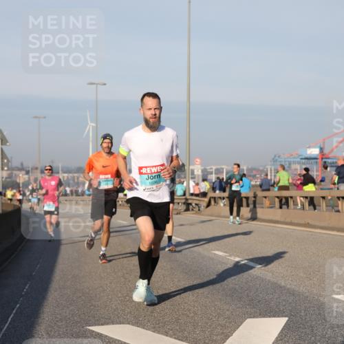 03.10.2025 - Köhlbrandbrückenlauf Yannick Fuchs http://msf.ph/oto/9145850 03.10.2025 08:35:20 Position 2 1036 meine-sportfotos.de