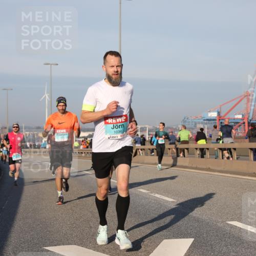 03.10.2025 - Köhlbrandbrückenlauf Yannick Fuchs http://msf.ph/oto/9145852 03.10.2025 08:35:20 Position 2 1036 meine-sportfotos.de