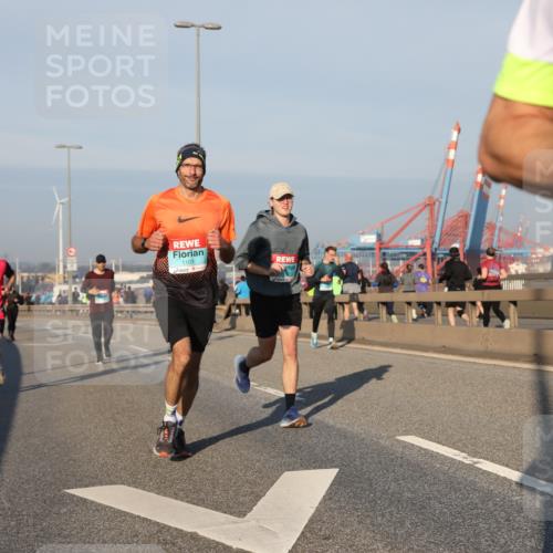 03.10.2025 - Köhlbrandbrückenlauf Yannick Fuchs http://msf.ph/oto/9145866 03.10.2025 08:35:21 Position 2 1101 meine-sportfotos.de
