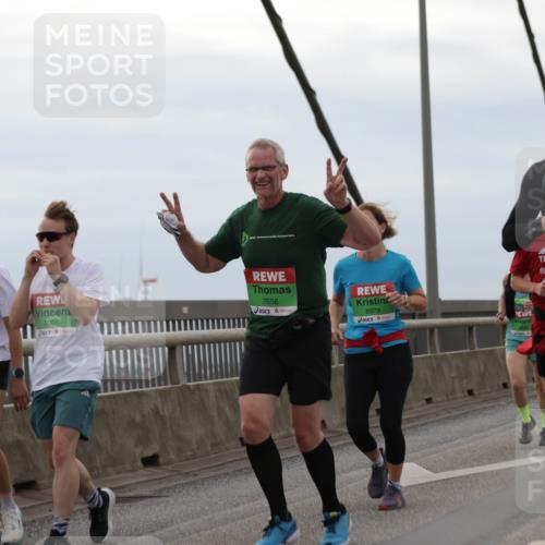 03.10.2025 - Köhlbrandbrückenlauf Jannik Wohlers http://msf.ph/oto/9145867 03.10.2025 15:47:42 Position 1 8110, 8005, 7656, 8979, 9710 meine-sportfotos.de