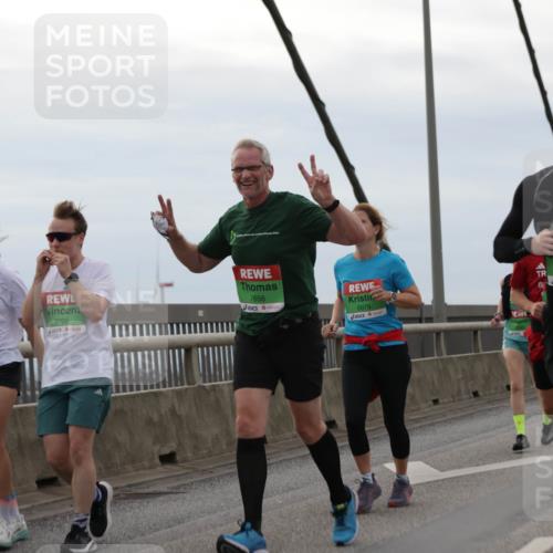 03.10.2025 - Köhlbrandbrückenlauf Jannik Wohlers http://msf.ph/oto/9145868 03.10.2025 15:47:42 Position 1 8110, 8005, 7656, 8979, 9710 meine-sportfotos.de