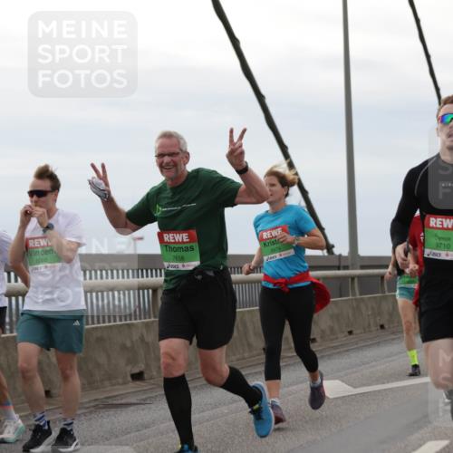 03.10.2025 - Köhlbrandbrückenlauf Jannik Wohlers http://msf.ph/oto/9145871 03.10.2025 15:47:42 Position 1 8110, 8005, 7656, 8979, 9710 meine-sportfotos.de
