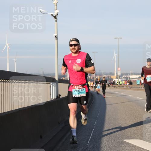 03.10.2025 - Köhlbrandbrückenlauf Yannick Fuchs http://msf.ph/oto/9145886 03.10.2025 08:35:23 Position 2 2961 meine-sportfotos.de
