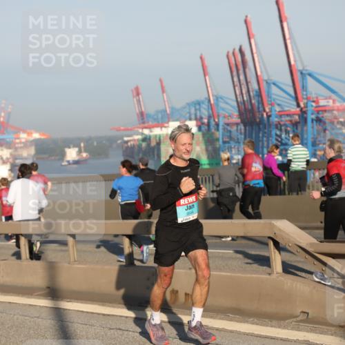 03.10.2025 - Köhlbrandbrückenlauf Yannick Fuchs http://msf.ph/oto/9145907 03.10.2025 08:35:28 Position 2 3544 meine-sportfotos.de