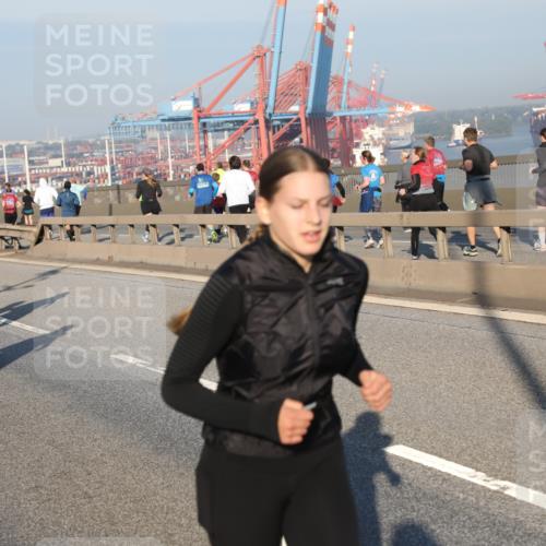 03.10.2025 - Köhlbrandbrückenlauf Yannick Fuchs http://msf.ph/oto/9145923 03.10.2025 08:35:31 Position 2 3414 meine-sportfotos.de