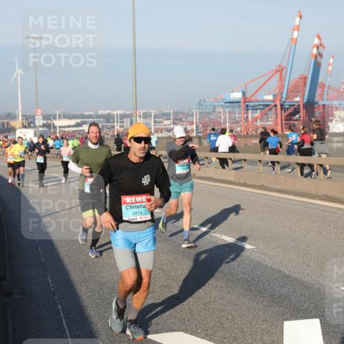 03.10.2025 - Köhlbrandbrückenlauf Yannick Fuchs http://msf.ph/oto/9145938 03.10.2025 08:35:32 Position 2 3414 meine-sportfotos.de