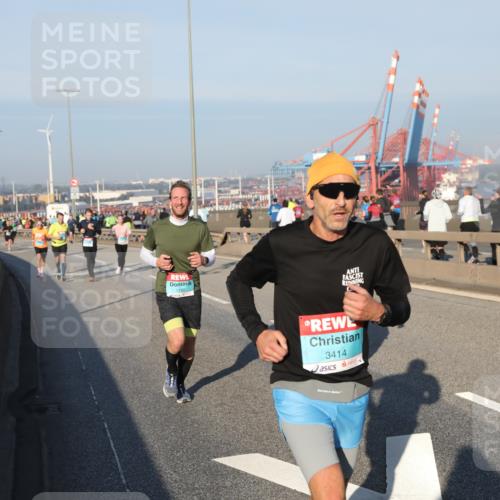 03.10.2025 - Köhlbrandbrückenlauf Yannick Fuchs http://msf.ph/oto/9145946 03.10.2025 08:35:33 Position 2 1180, 3414 meine-sportfotos.de