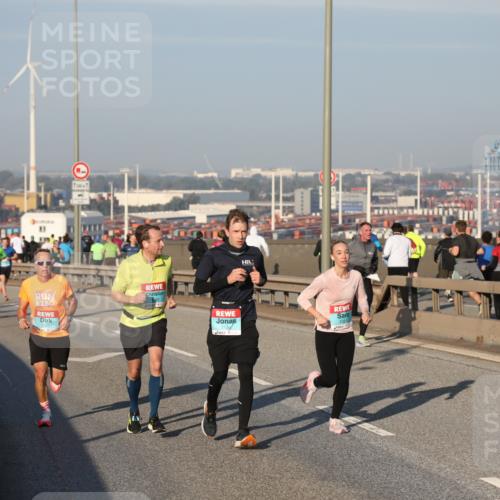 03.10.2025 - Köhlbrandbrückenlauf Yannick Fuchs http://msf.ph/oto/9145965 03.10.2025 08:35:36 Position 2 3136 meine-sportfotos.de