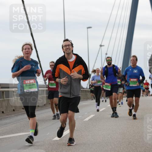 03.10.2025 - Köhlbrandbrückenlauf Jannik Wohlers http://msf.ph/oto/9145966 03.10.2025 15:47:49 Position 1 7844, 9169, 8823 meine-sportfotos.de