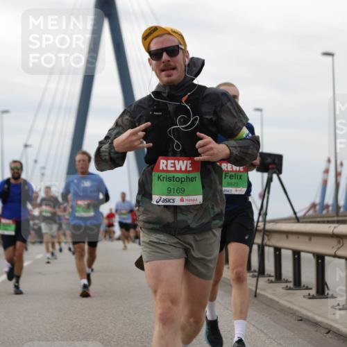03.10.2025 - Köhlbrandbrückenlauf Jannik Wohlers http://msf.ph/oto/9145977 03.10.2025 15:47:50 Position 1 9169, 8823, 15 meine-sportfotos.de