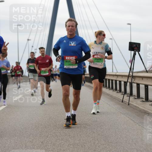 03.10.2025 - Köhlbrandbrückenlauf Jannik Wohlers http://msf.ph/oto/9145984 03.10.2025 15:47:52 Position 1 7476, 7654 meine-sportfotos.de