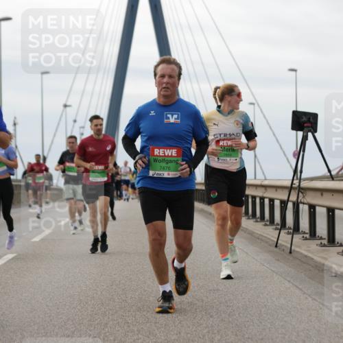 03.10.2025 - Köhlbrandbrückenlauf Jannik Wohlers http://msf.ph/oto/9145989 03.10.2025 15:47:53 Position 1 7476, 7654 meine-sportfotos.de