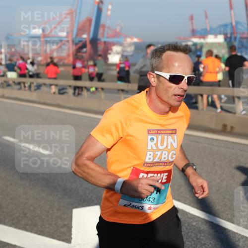 03.10.2025 - Köhlbrandbrückenlauf Yannick Fuchs http://msf.ph/oto/9146005 03.10.2025 08:35:41 Position 2 043 meine-sportfotos.de