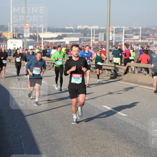 03.10.2025 - Köhlbrandbrückenlauf Yannick Fuchs http://msf.ph/oto/9146029 03.10.2025 08:35:45 Position 2 1068 meine-sportfotos.de