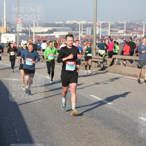 03.10.2025 - Köhlbrandbrückenlauf Yannick Fuchs http://msf.ph/oto/9146032 03.10.2025 08:35:45 Position 2 1068 meine-sportfotos.de