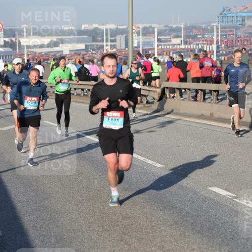 03.10.2025 - Köhlbrandbrückenlauf Yannick Fuchs http://msf.ph/oto/9146034 03.10.2025 08:35:45 Position 2 1265, 1068, 2025 meine-sportfotos.de