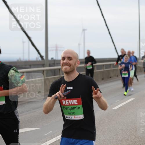 03.10.2025 - Köhlbrandbrückenlauf Jannik Wohlers http://msf.ph/oto/9146037 03.10.2025 15:48:09 Position 1 9873, 0501, 8220 meine-sportfotos.de