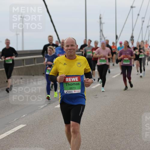 03.10.2025 - Köhlbrandbrückenlauf Jannik Wohlers http://msf.ph/oto/9146045 03.10.2025 15:48:10 Position 1 8873 meine-sportfotos.de