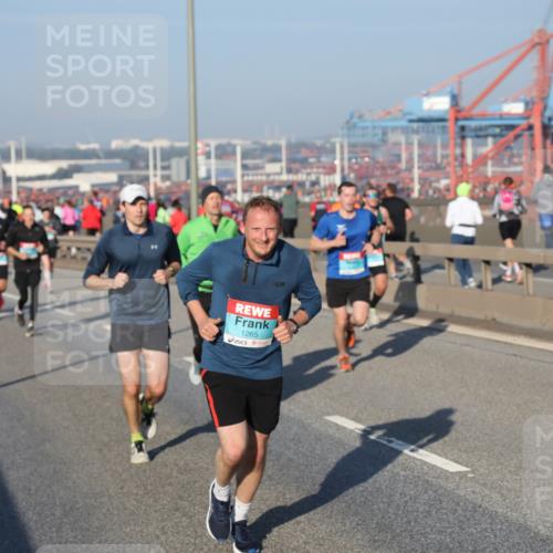 03.10.2025 - Köhlbrandbrückenlauf Yannick Fuchs http://msf.ph/oto/9146068 03.10.2025 08:35:48 Position 2 1265 meine-sportfotos.de