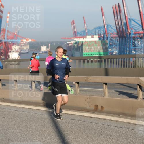 03.10.2025 - Köhlbrandbrückenlauf Yannick Fuchs http://msf.ph/oto/9146071 03.10.2025 08:35:49 Position 2  meine-sportfotos.de