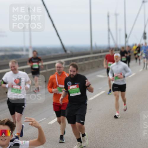 03.10.2025 - Köhlbrandbrückenlauf Jannik Wohlers http://msf.ph/oto/9146081 03.10.2025 15:48:20 Position 1  meine-sportfotos.de