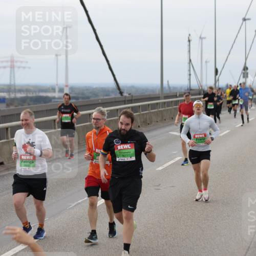 03.10.2025 - Köhlbrandbrückenlauf Jannik Wohlers http://msf.ph/oto/9146086 03.10.2025 15:48:20 Position 1 7633, 9677 meine-sportfotos.de