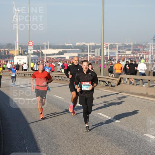 03.10.2025 - Köhlbrandbrückenlauf Yannick Fuchs http://msf.ph/oto/9146091 03.10.2025 08:35:51 Position 2 1261 meine-sportfotos.de