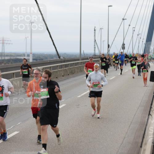 03.10.2025 - Köhlbrandbrückenlauf Jannik Wohlers http://msf.ph/oto/9146093 03.10.2025 15:48:20 Position 1 7633 meine-sportfotos.de
