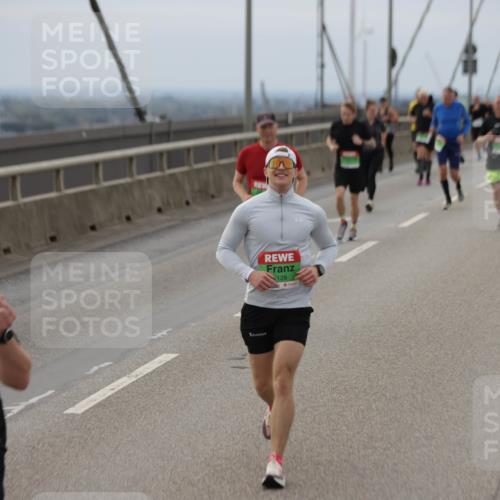 03.10.2025 - Köhlbrandbrückenlauf Jannik Wohlers http://msf.ph/oto/9146097 03.10.2025 15:48:21 Position 1 126 meine-sportfotos.de