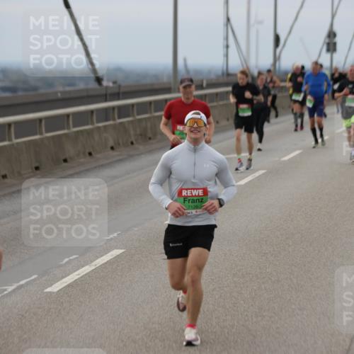 03.10.2025 - Köhlbrandbrückenlauf Jannik Wohlers http://msf.ph/oto/9146099 03.10.2025 15:48:21 Position 1 7126 meine-sportfotos.de