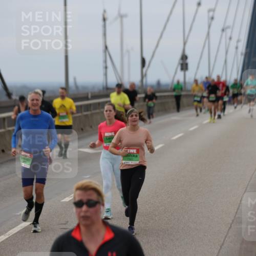 03.10.2025 - Köhlbrandbrückenlauf Jannik Wohlers http://msf.ph/oto/9146125 03.10.2025 15:48:28 Position 1 7393 meine-sportfotos.de