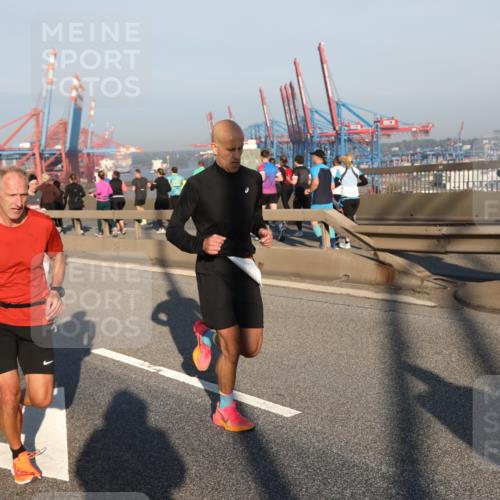 03.10.2025 - Köhlbrandbrückenlauf Yannick Fuchs http://msf.ph/oto/9146134 03.10.2025 08:35:56 Position 2 118 meine-sportfotos.de