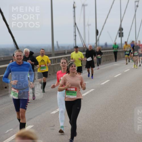 03.10.2025 - Köhlbrandbrückenlauf Jannik Wohlers http://msf.ph/oto/9146139 03.10.2025 15:48:29 Position 1 7393 meine-sportfotos.de