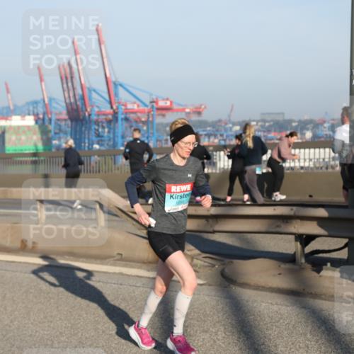 03.10.2025 - Köhlbrandbrückenlauf Yannick Fuchs http://msf.ph/oto/9146165 03.10.2025 08:35:58 Position 2 1258 meine-sportfotos.de