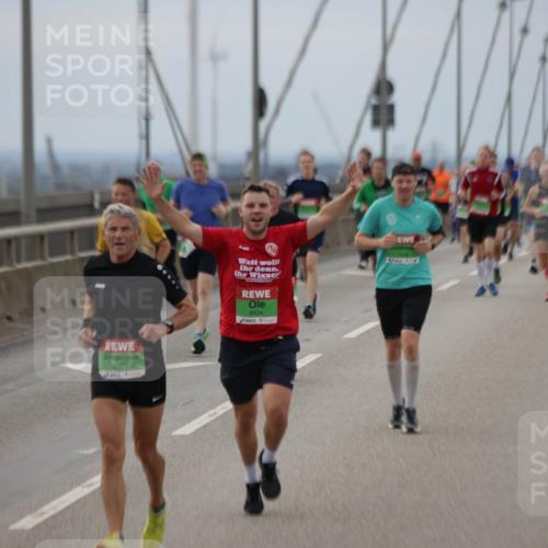 03.10.2025 - Köhlbrandbrückenlauf Jannik Wohlers http://msf.ph/oto/9146183 03.10.2025 15:48:38 Position 1 8901, 9334 meine-sportfotos.de