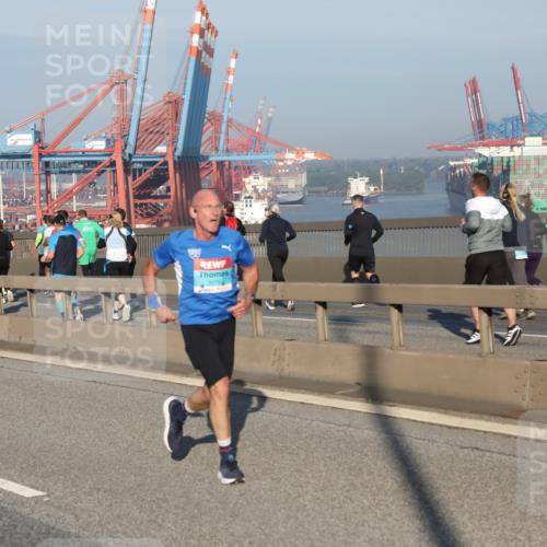 03.10.2025 - Köhlbrandbrückenlauf Yannick Fuchs http://msf.ph/oto/9146194 03.10.2025 08:36:01 Position 2 3079 meine-sportfotos.de