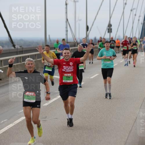 03.10.2025 - Köhlbrandbrückenlauf Jannik Wohlers http://msf.ph/oto/9146199 03.10.2025 15:48:39 Position 1 8901, 9334 meine-sportfotos.de