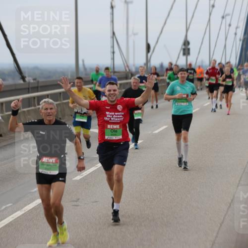 03.10.2025 - Köhlbrandbrückenlauf Jannik Wohlers http://msf.ph/oto/9146200 03.10.2025 15:48:39 Position 1 9334, 8901, 17 meine-sportfotos.de