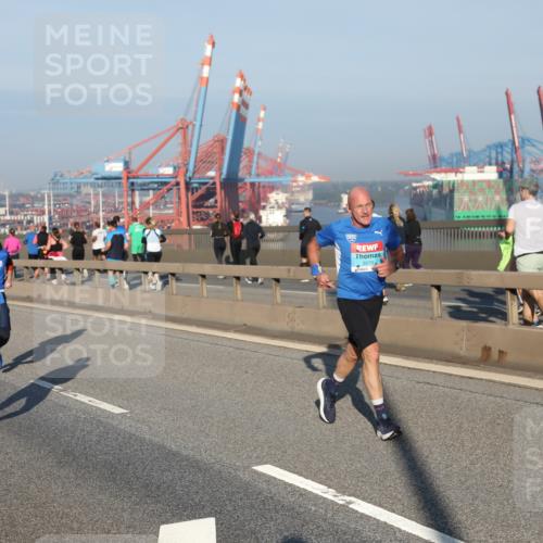 03.10.2025 - Köhlbrandbrückenlauf Yannick Fuchs http://msf.ph/oto/9146206 03.10.2025 08:36:02 Position 2 3079 meine-sportfotos.de