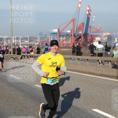 03.10.2025 - Köhlbrandbrückenlauf Yannick Fuchs http://msf.ph/oto/9146215 03.10.2025 08:36:03 Position 2  meine-sportfotos.de