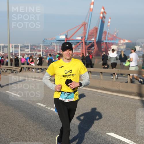 03.10.2025 - Köhlbrandbrückenlauf Yannick Fuchs http://msf.ph/oto/9146218 03.10.2025 08:36:03 Position 2 3332 meine-sportfotos.de