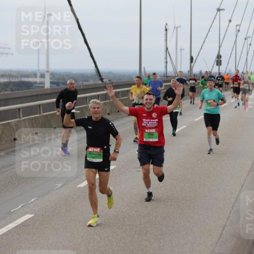 03.10.2025 - Köhlbrandbrückenlauf Jannik Wohlers http://msf.ph/oto/9146219 03.10.2025 15:48:40 Position 1 9334 meine-sportfotos.de