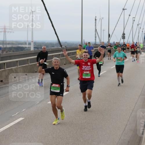 03.10.2025 - Köhlbrandbrückenlauf Jannik Wohlers http://msf.ph/oto/9146220 03.10.2025 15:48:40 Position 1 8901 meine-sportfotos.de