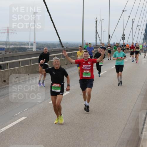 03.10.2025 - Köhlbrandbrückenlauf Jannik Wohlers http://msf.ph/oto/9146221 03.10.2025 15:48:40 Position 1  meine-sportfotos.de